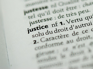 Cass. 3ème civ., 12 déc. 2019 n° 18-23339 : en l’état de révisions prévues annuellement, la convention des parties selon laquelle il convient de comparer l’indice de révision à l’indice de base fixe du premier trimestre 1997, anté