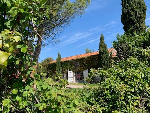 pour surenchère : maison ancienne avec terrain en Charente-Maritime 