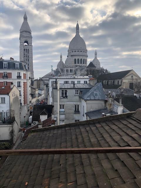 MAISON AU SOMMET DE MONTMARTRE