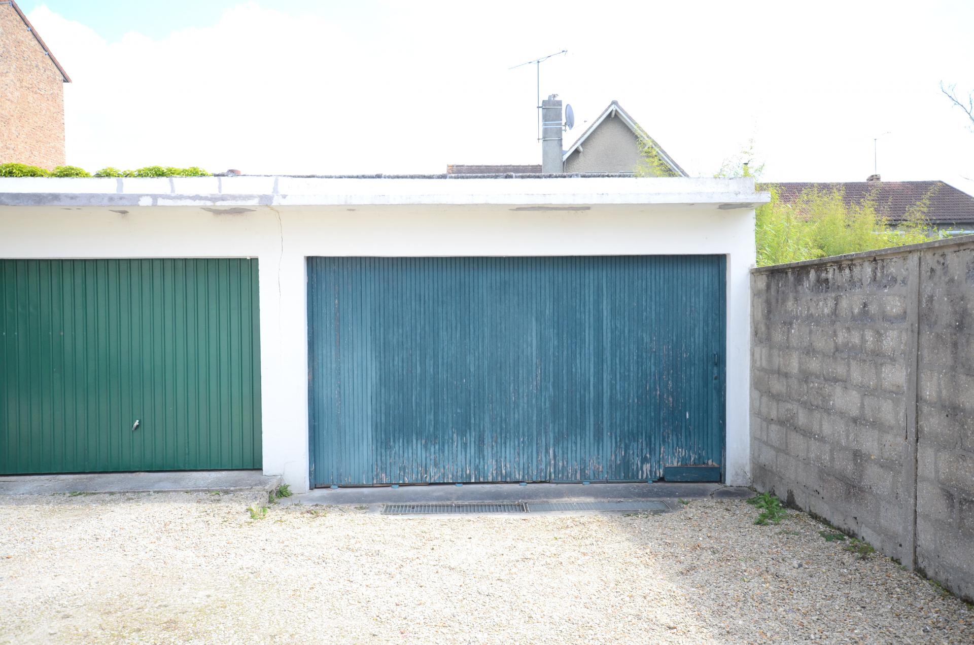 BOX 20 M² MELUN GARE