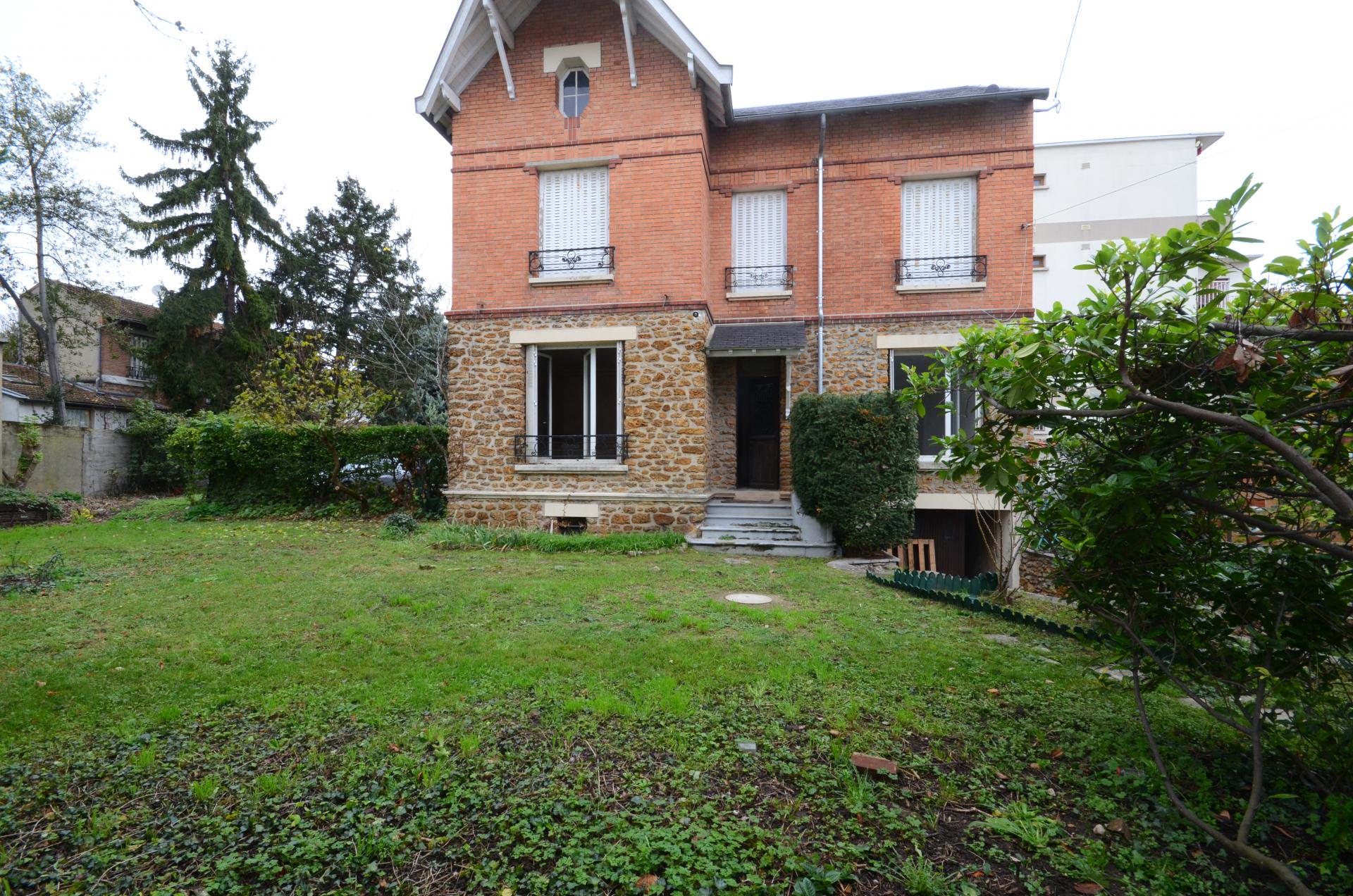 BEAU POTENTIEL - MAISON DE CARACTERE -