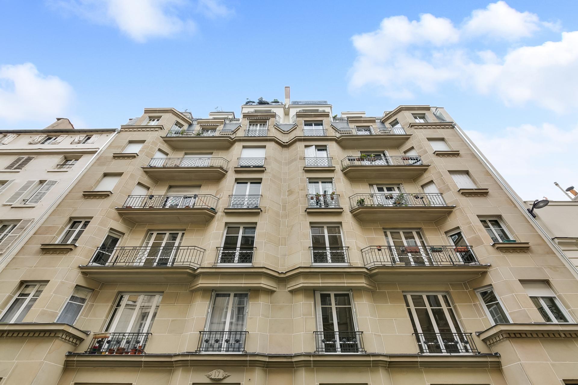 APPARTEMENT 120 m2 + BOX PARKING et CHAMBRE DE SERVICE DISPONIBLES EN COMPLEMENT - CHERCHE MIDI - BON MARCHE