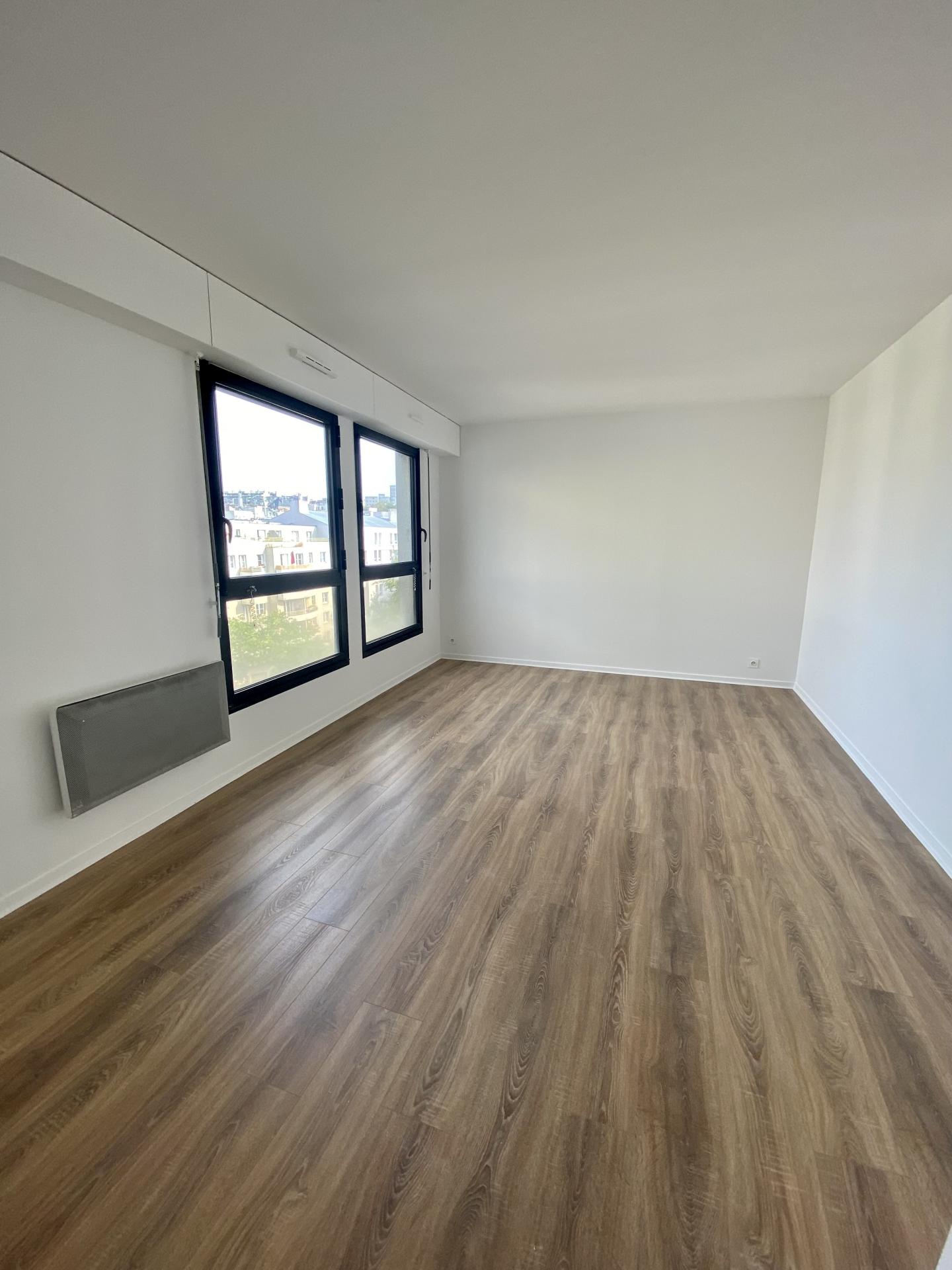 A LOUER PARIS 20 BEAU STUDIO DE 30M2 METRO COURONNES