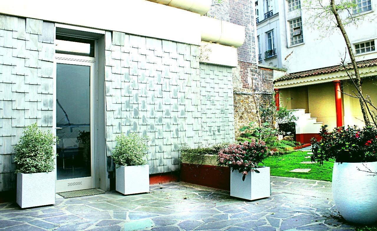 a vendre studio paris 16e dans environnement magique