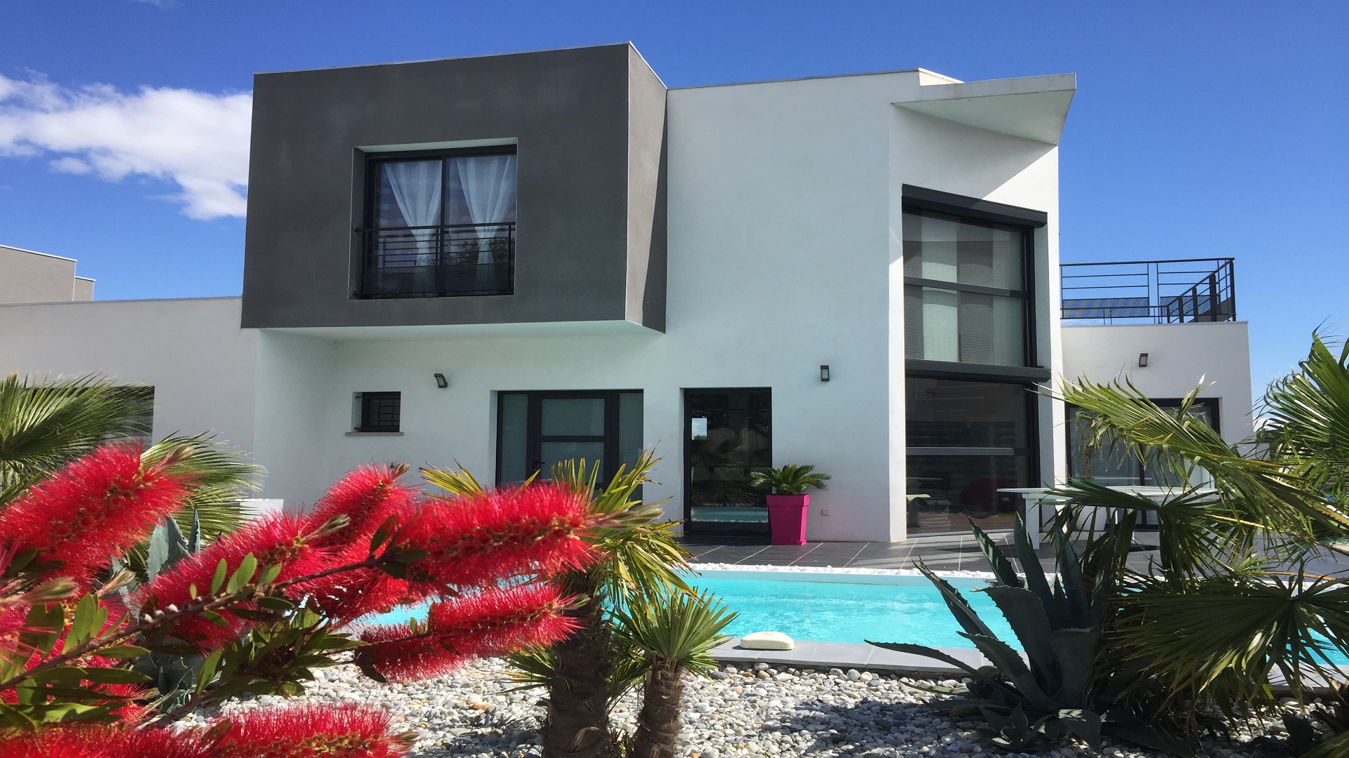 VILLA D'ARCHITECTE A VENDRE A AGDE