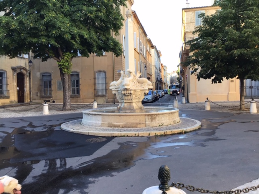 CENTRE VILLE AIX EN PROVENCE - APPARTEMENT et GARAGE A VENDRE