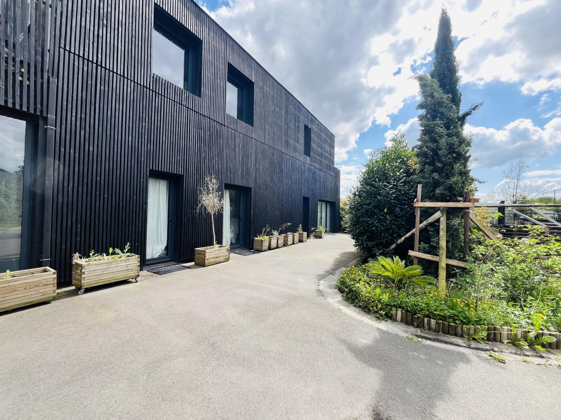 Maison Laffitte  - idéal investisseur : ensemble avec Maison d'architecte, 4 appartements indépendants,  écurie de 30 box,  jardin privatif, paddocks et prairies 