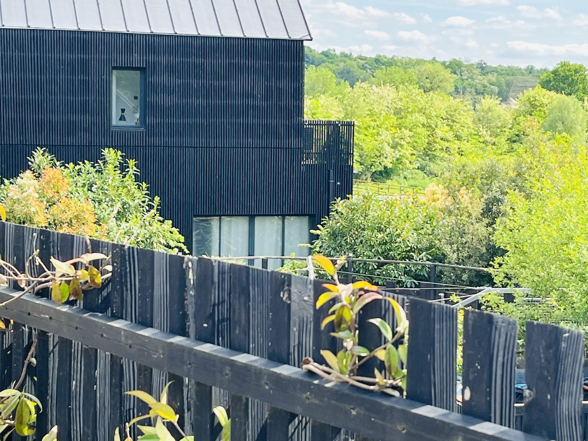 Alliance parfaite entre nature, design et passion équestre à Maisons-Laffitte
