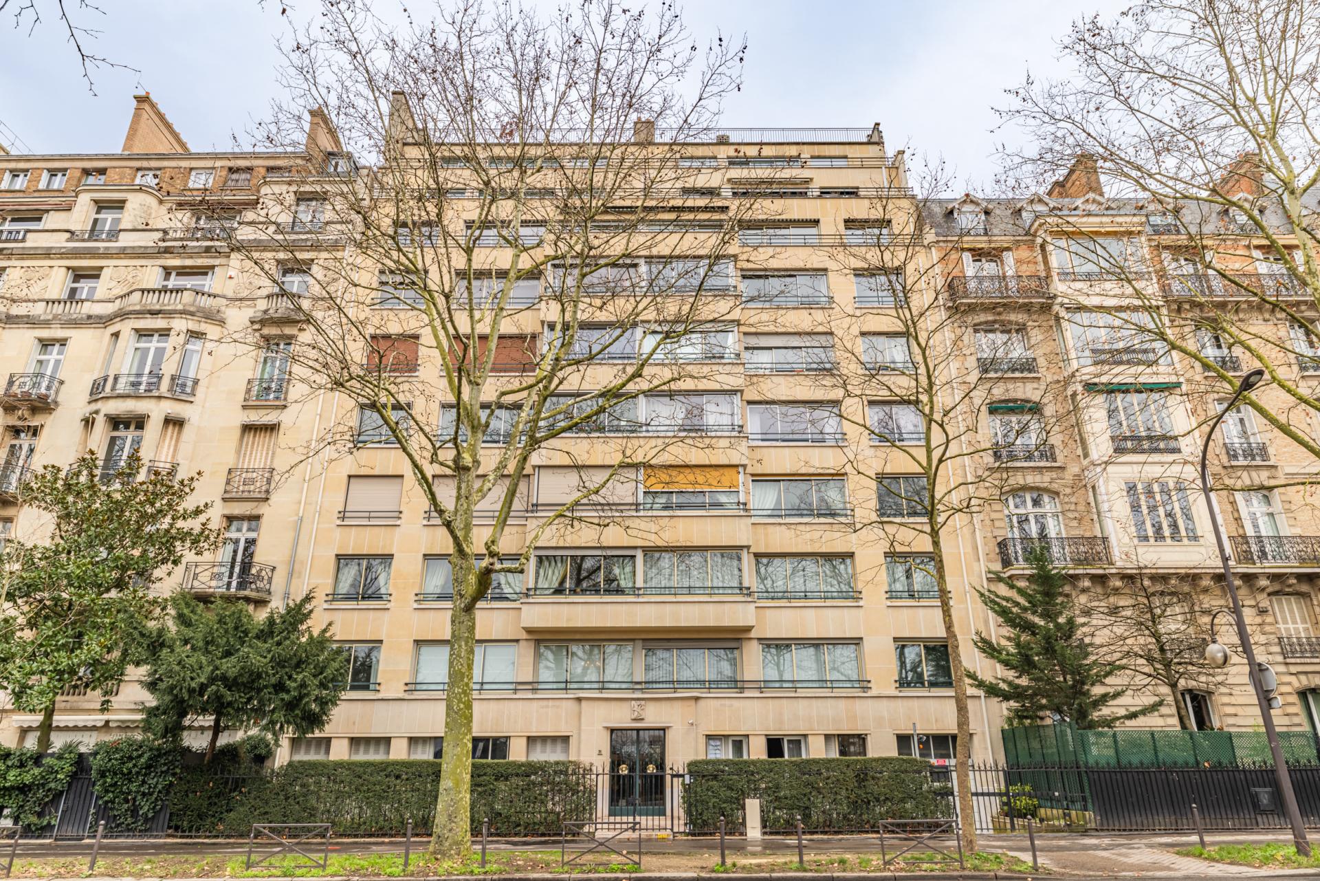 PARIS 16ÈME – BOULEVARD LANNES - APPARTEMENT QUATRE PIECES – 126 M2 – 6ÈME ETAGE