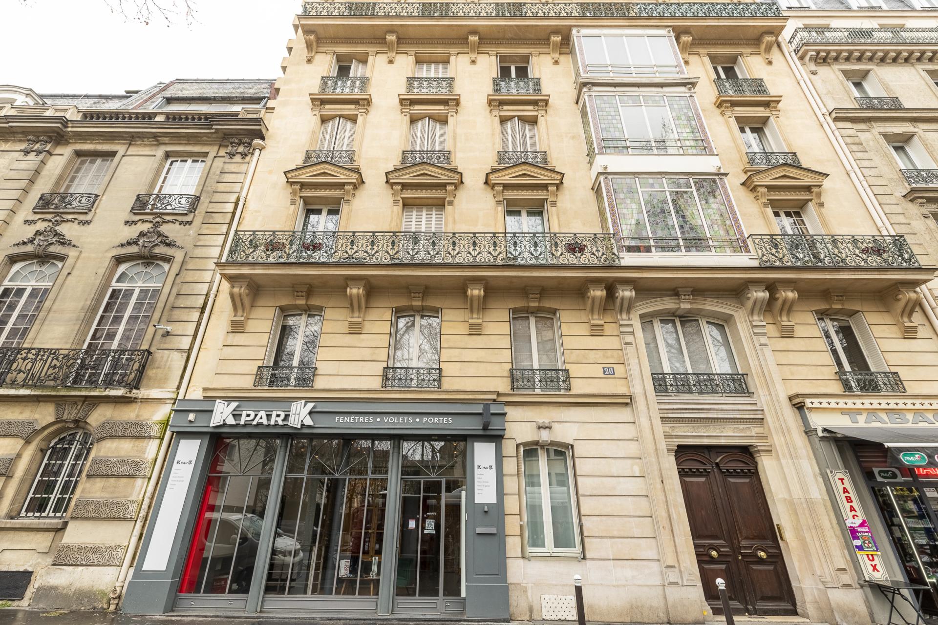 VENTE LOCAL COMMERCIAL OCCUPE – 48 m² – AVE BOSQUET PARIS 7