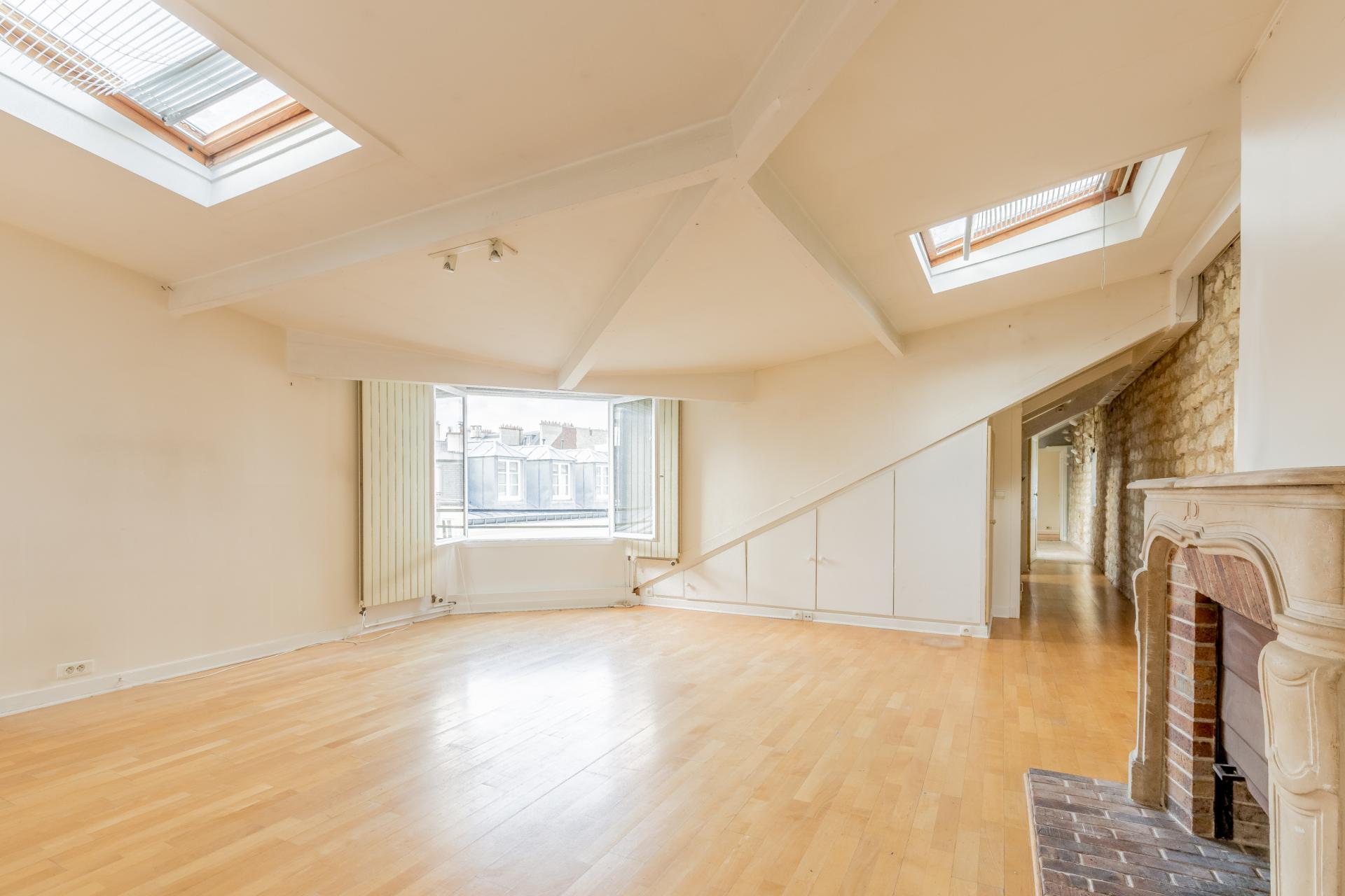 PARIS 6EME - RUE DE SEVRES - DUROC - EXCEPTIONNEL APPARTEMENT DUPLEX