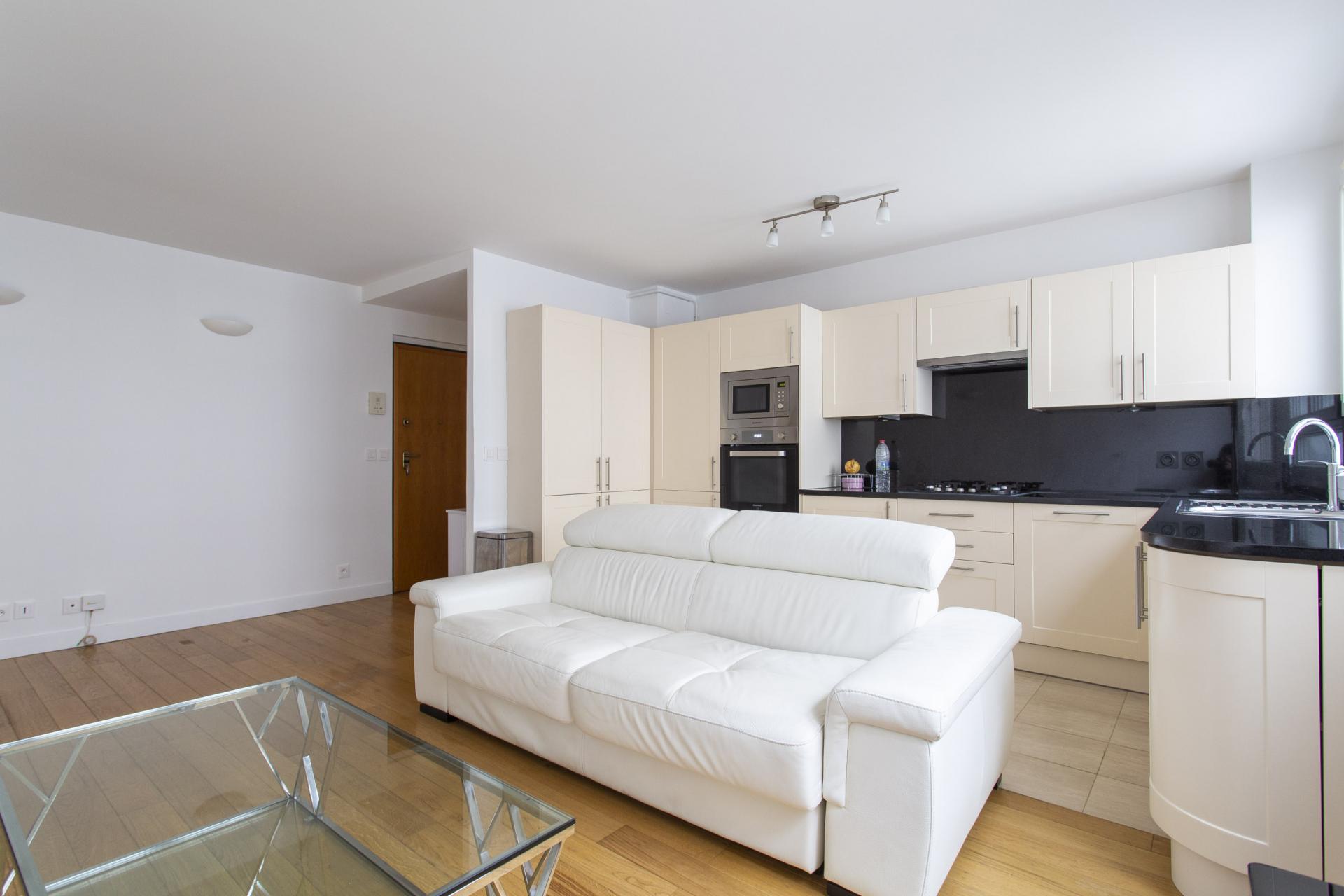 CLICHY-LA-GARENNE - APPARTEMENT DEUX PIECES REFAIT A NEUF