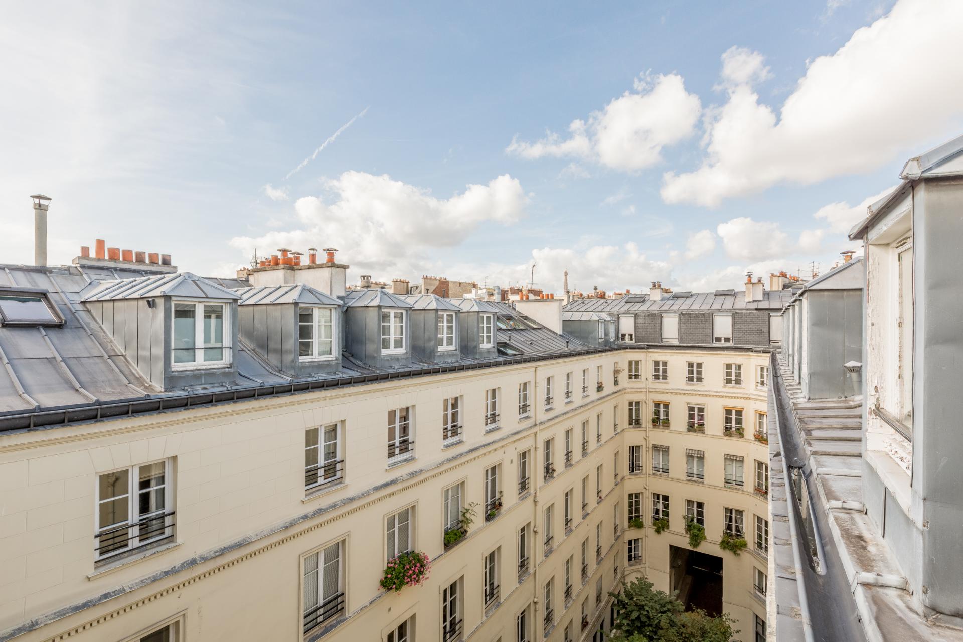 PARIS 6EME - RUE DE SEVRES / DUROC - EXCEPTIONNEL APPARTEMENT DUPLEX