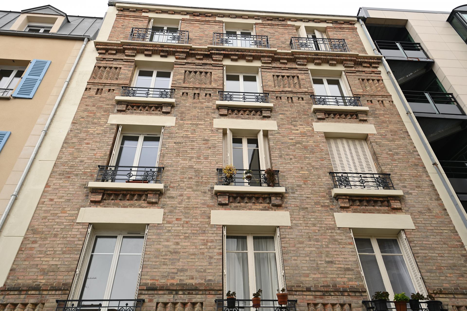 PUTEAUX CENTRE VILLE RUE JEAN JAURÈS / MAIRIE APPARTEMENT TROIS PIECES