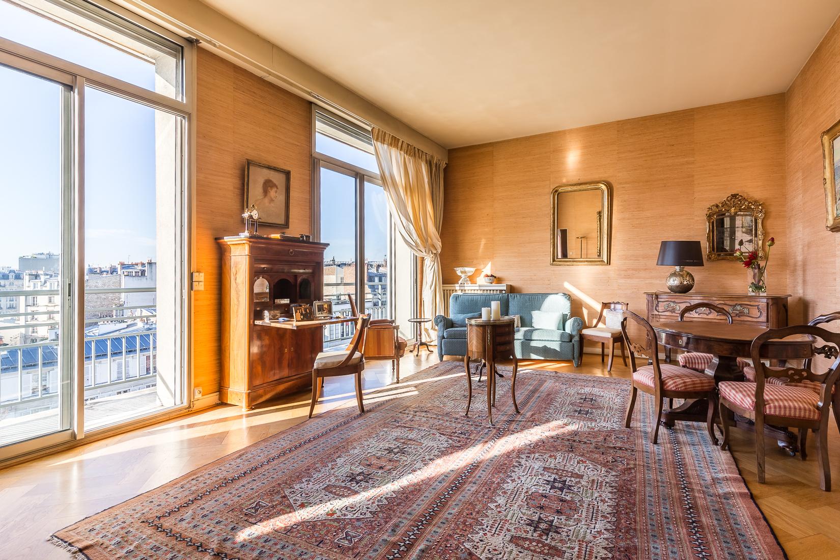 PARIS 7ÈME - AVENUE DE SAXE - EXCEPTIONNEL APPARTEMENT 106M2 - DERNIER ETAGE - BALCON - 2 TERRASSES