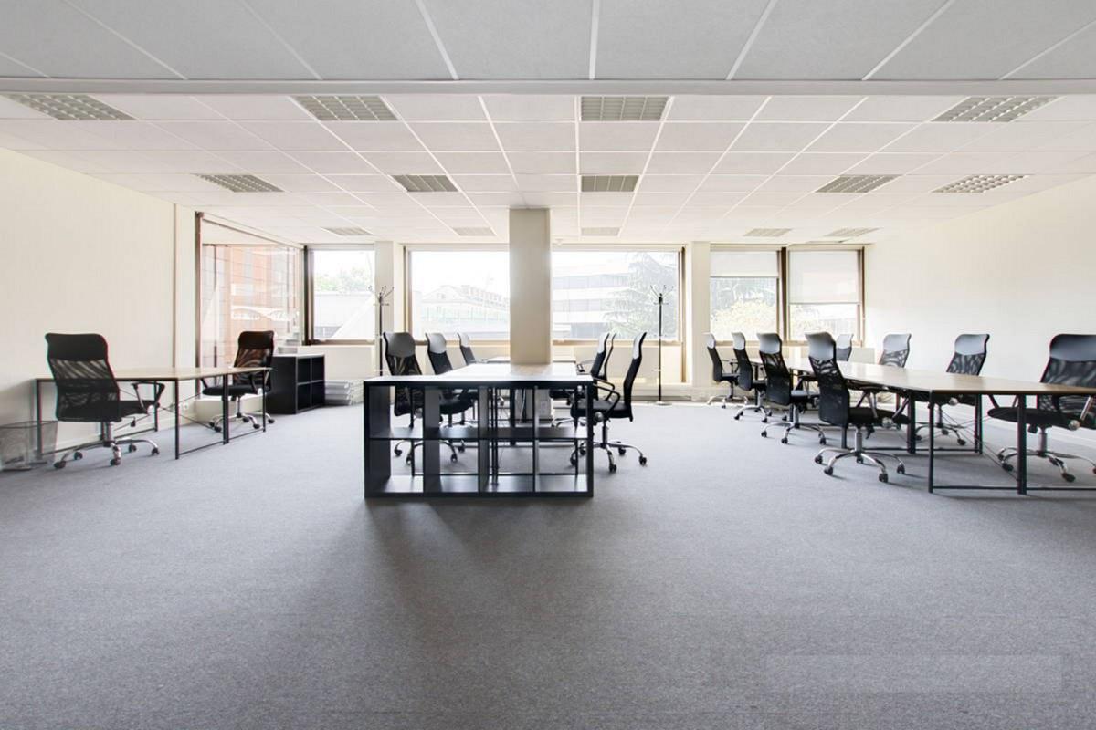 PONT DE SAINT CLOUD : BUREAUX 325M2 - ENTIEREMENT REFAITS A NEUF