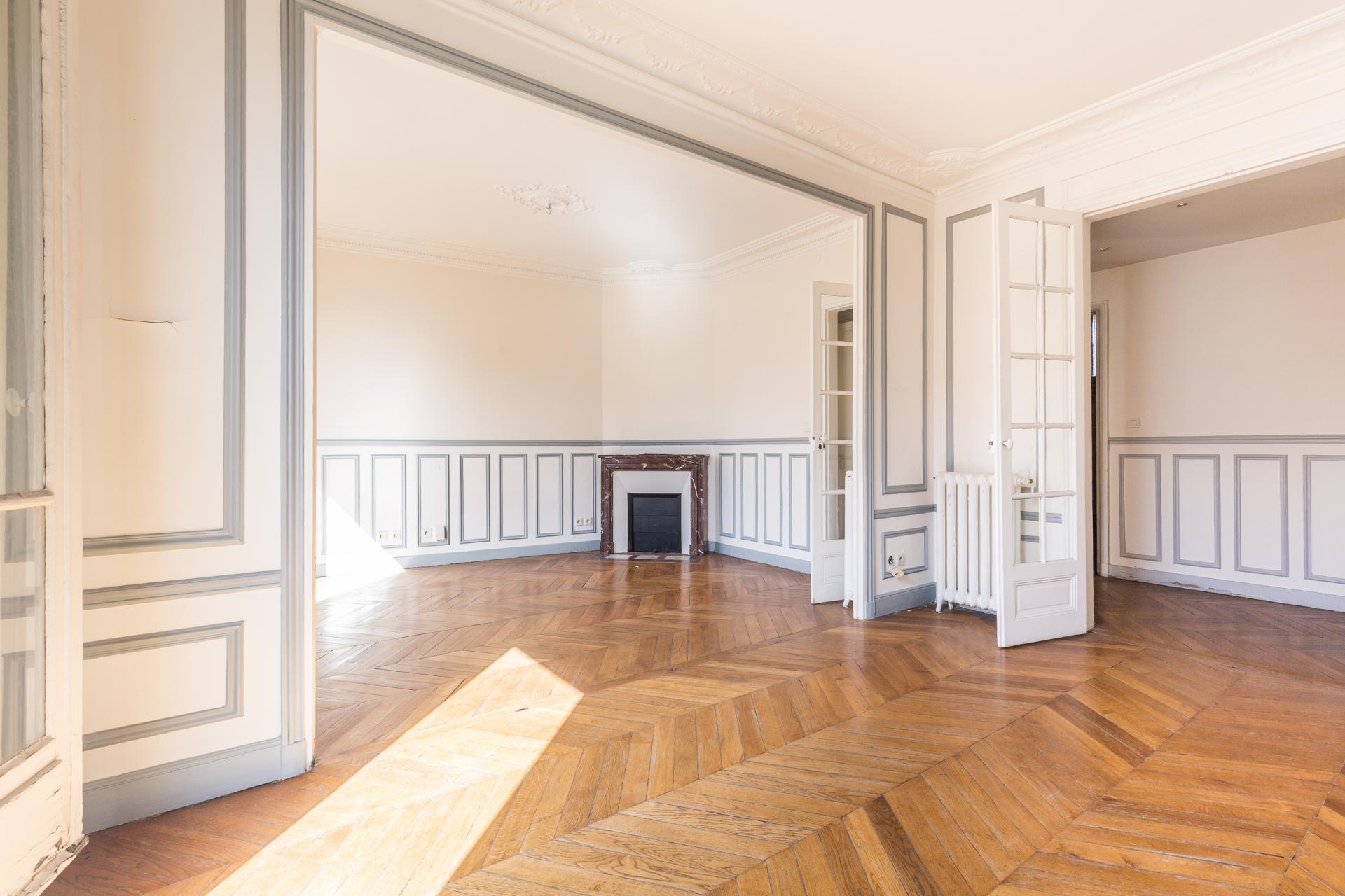 PARIS 18EME - MAIRIE DU 18EME / JULES JOFFRIN / RUE ORDENER - APPARTEMENT FAMILIAL 200M2