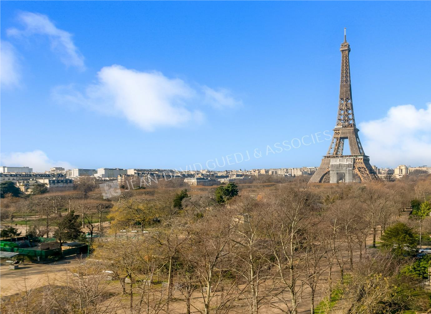 PARIS 7EME - CHAMP DE MARS - APPARTEMENT D'EXCEPTION