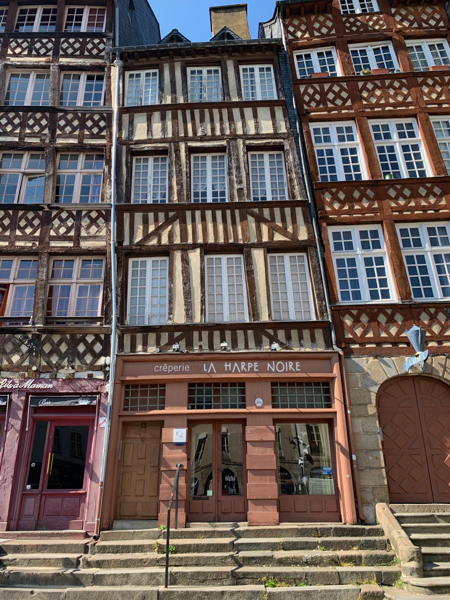Creperie dans le centre historique de Rennes (Murs et Fonds)