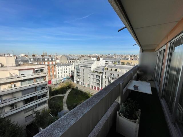 SUPERBE APPARTEMENT- RUE DE LA ROQUETTE 11e - 47,37 M2-CAVE ET PARKING