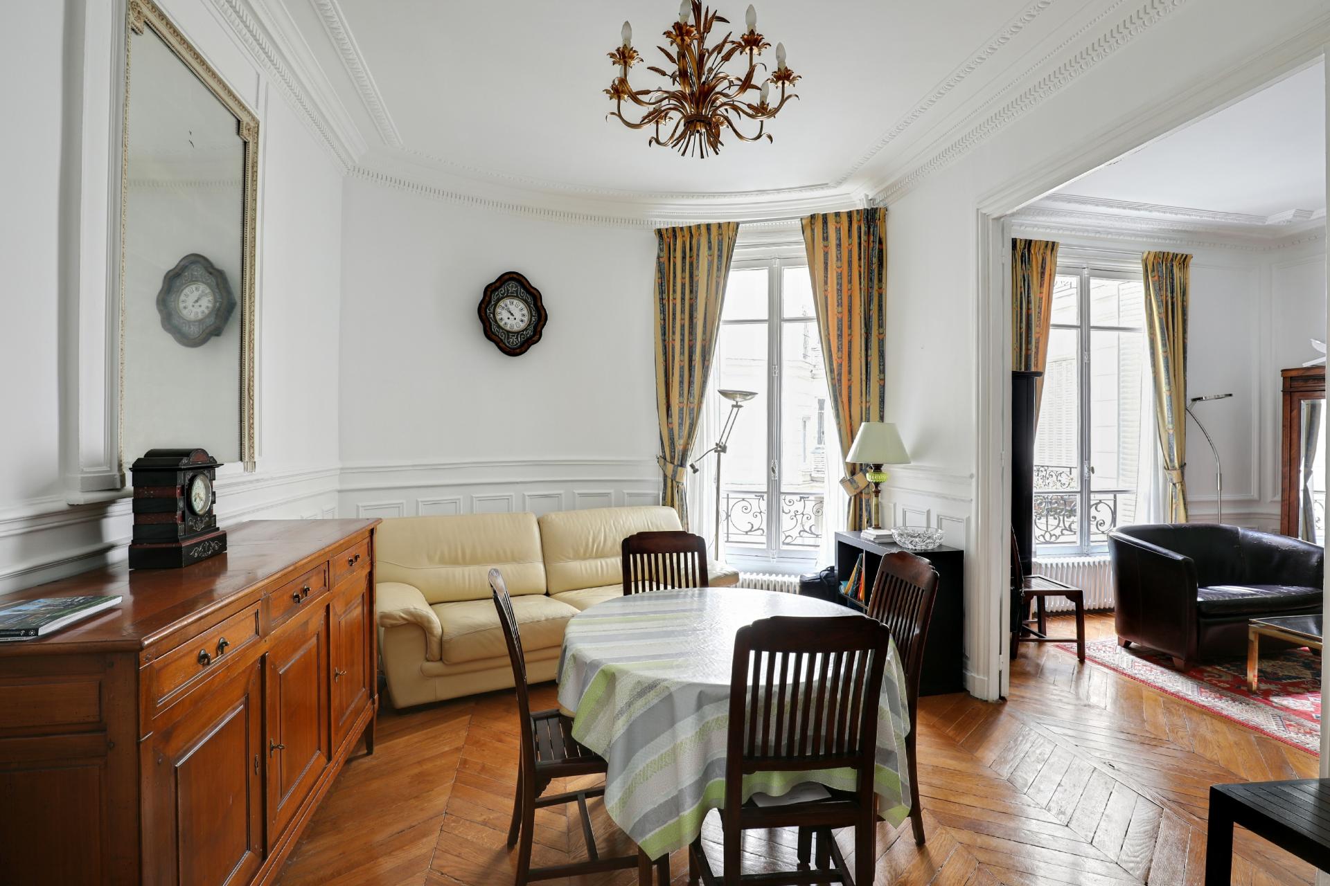 PARIS 16ème, rue Marbeau, appartement 99m², possibilité professions libérales