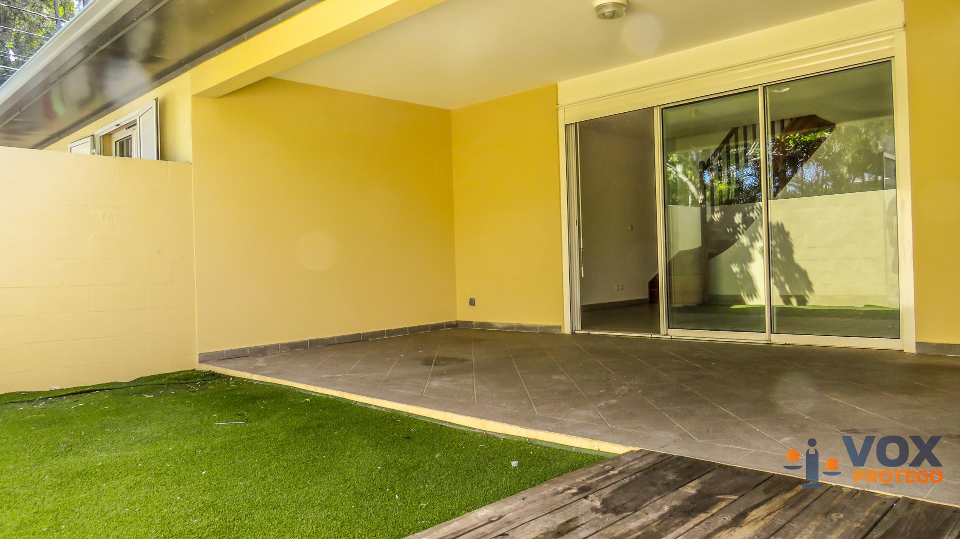 Appartement type maison de ville F4 à louer sur Saint Pierre (Réunion)