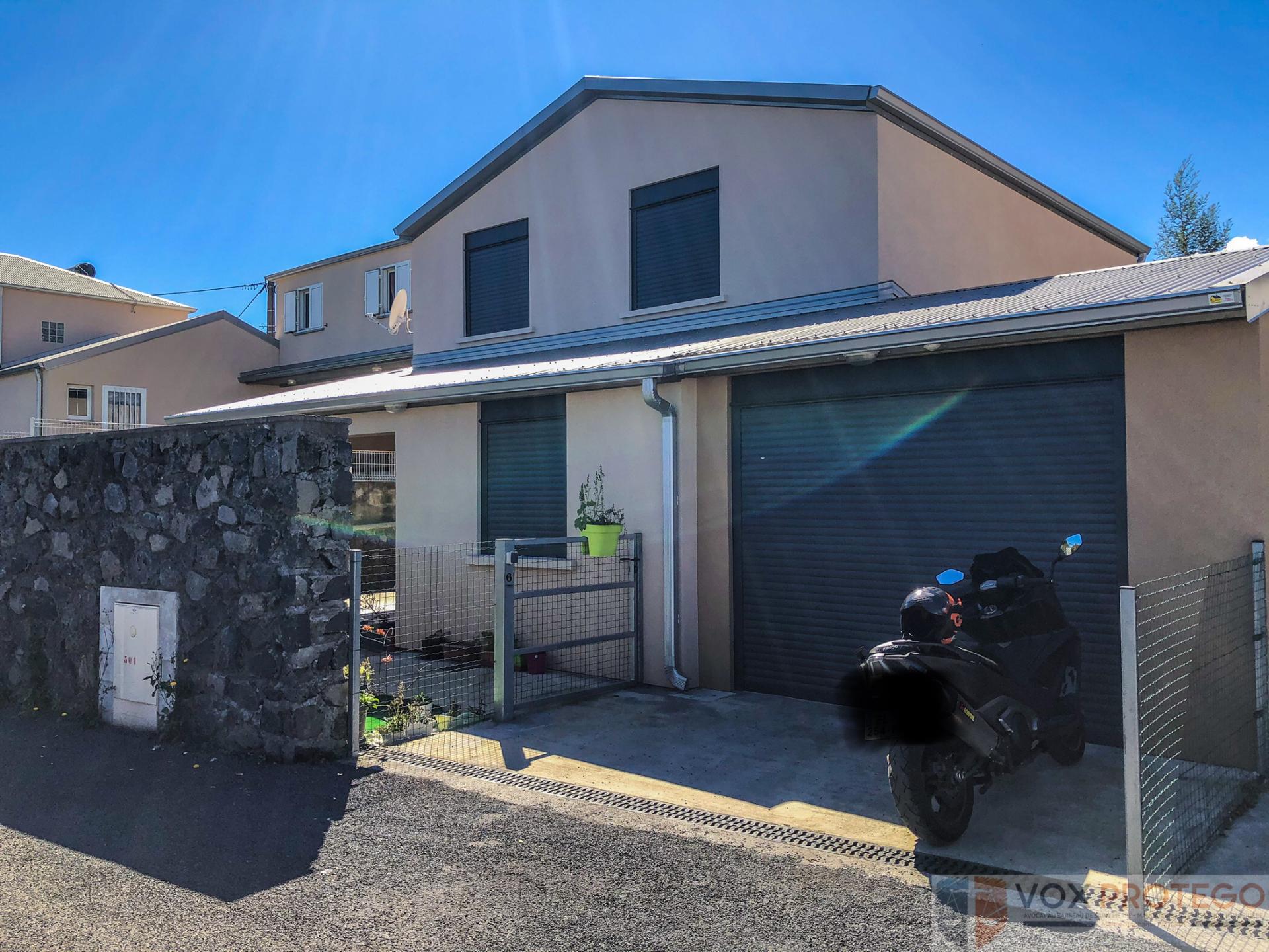 Villa F4 avec garage fermé secteur Plaine des Cafres (Réunion)