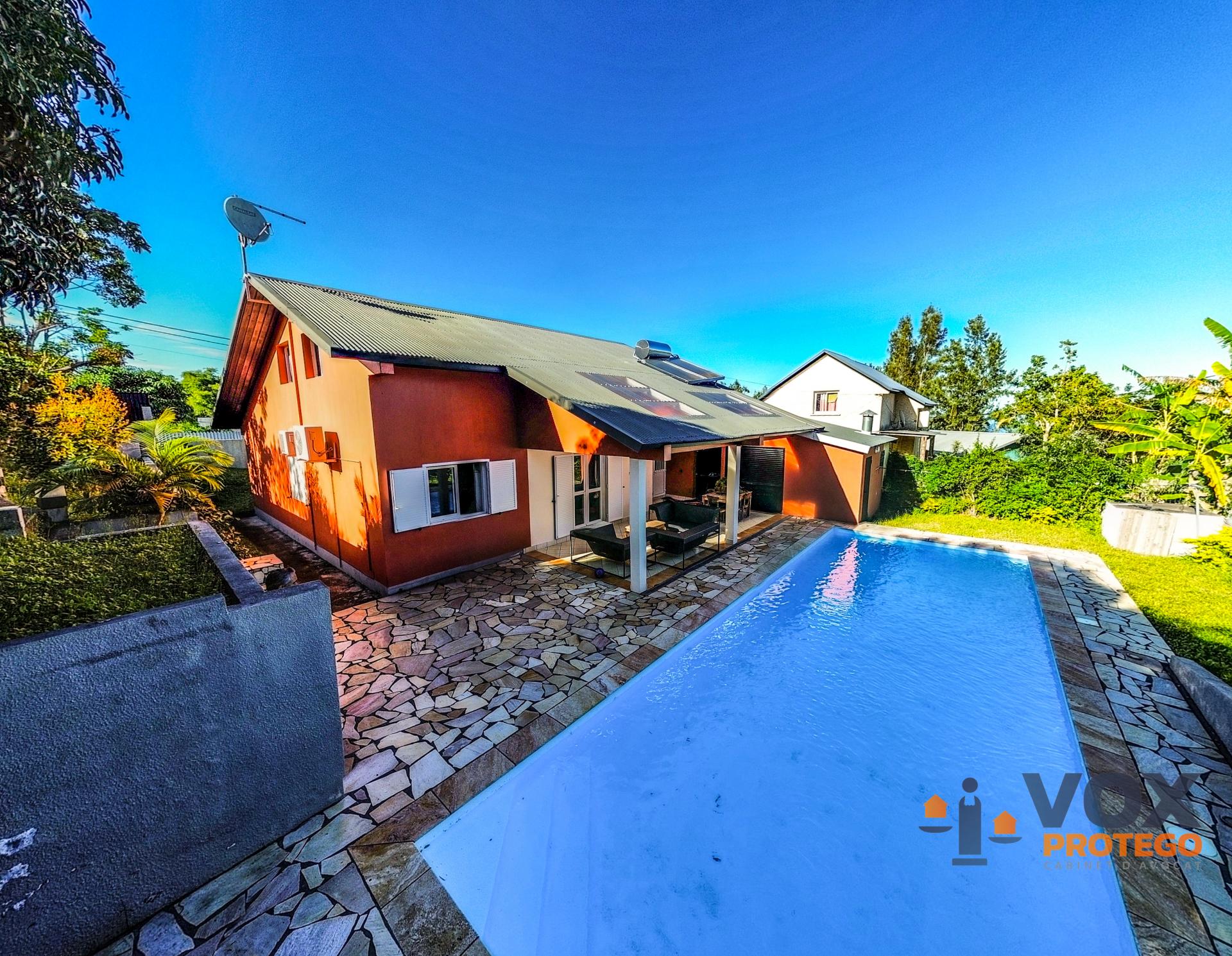 VILLA F5 AVEC PISCINE À LA VENTE AU TAMPON BRAS DE PONTHO (RÉUNION)
