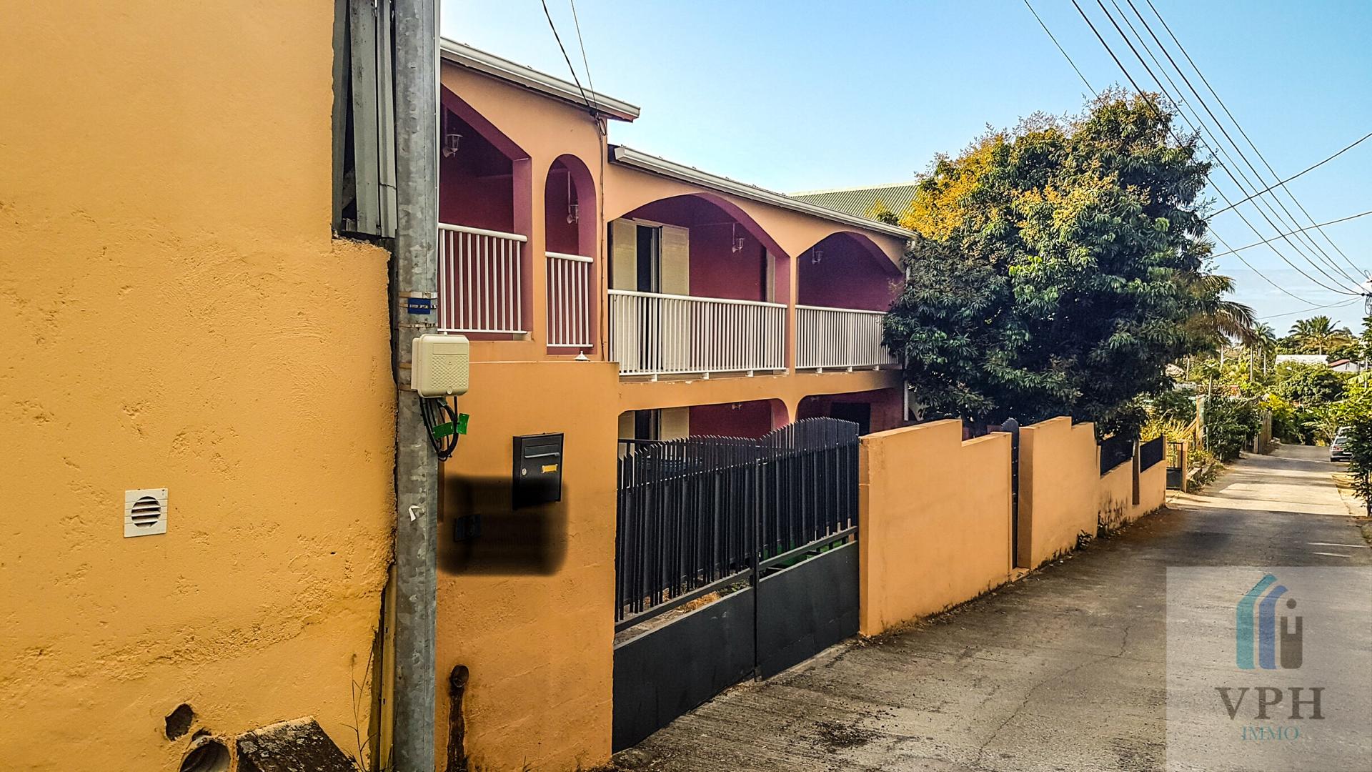 Maison F7 A SAINT GILLES LES HAUTS (Réunion)