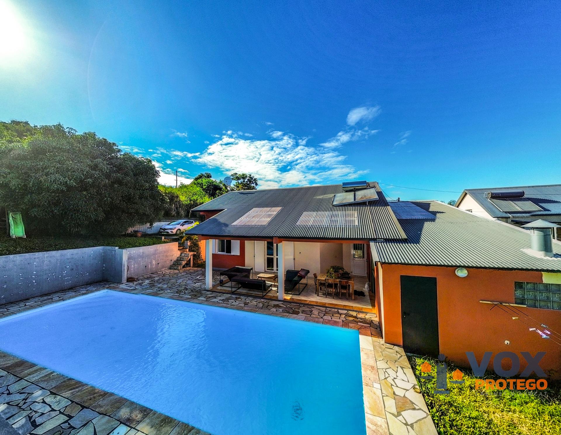 VILLA F5 AVEC PISCINE À LA VENTE AU TAMPON BRAS DE PONTHO (RÉUNION)