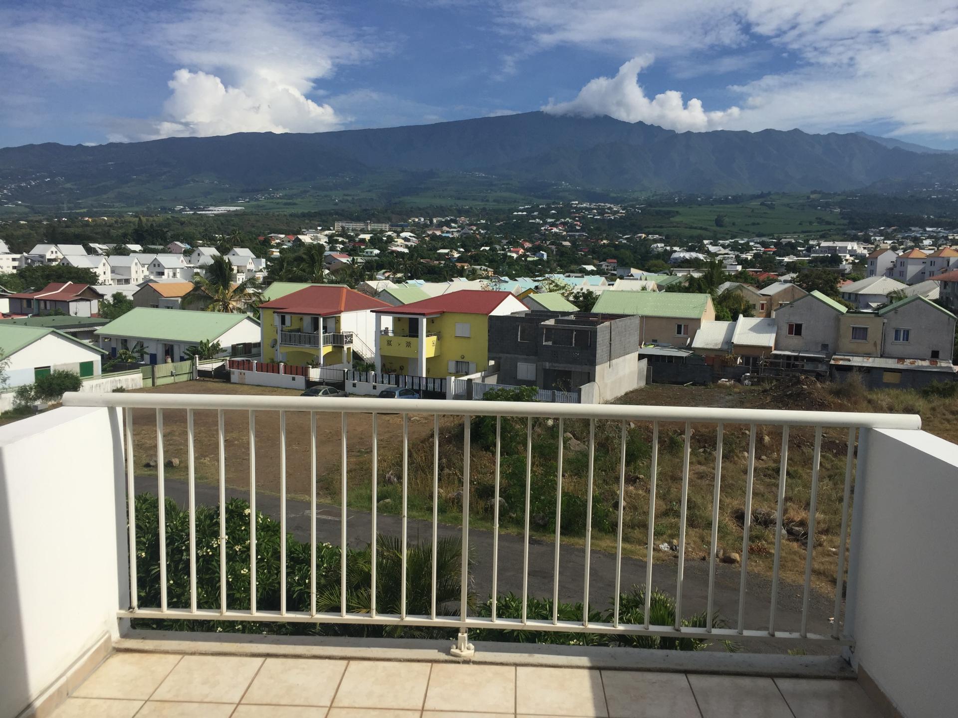 Grand studio avec vue montagne à louer à Saint Louis (Réunion)