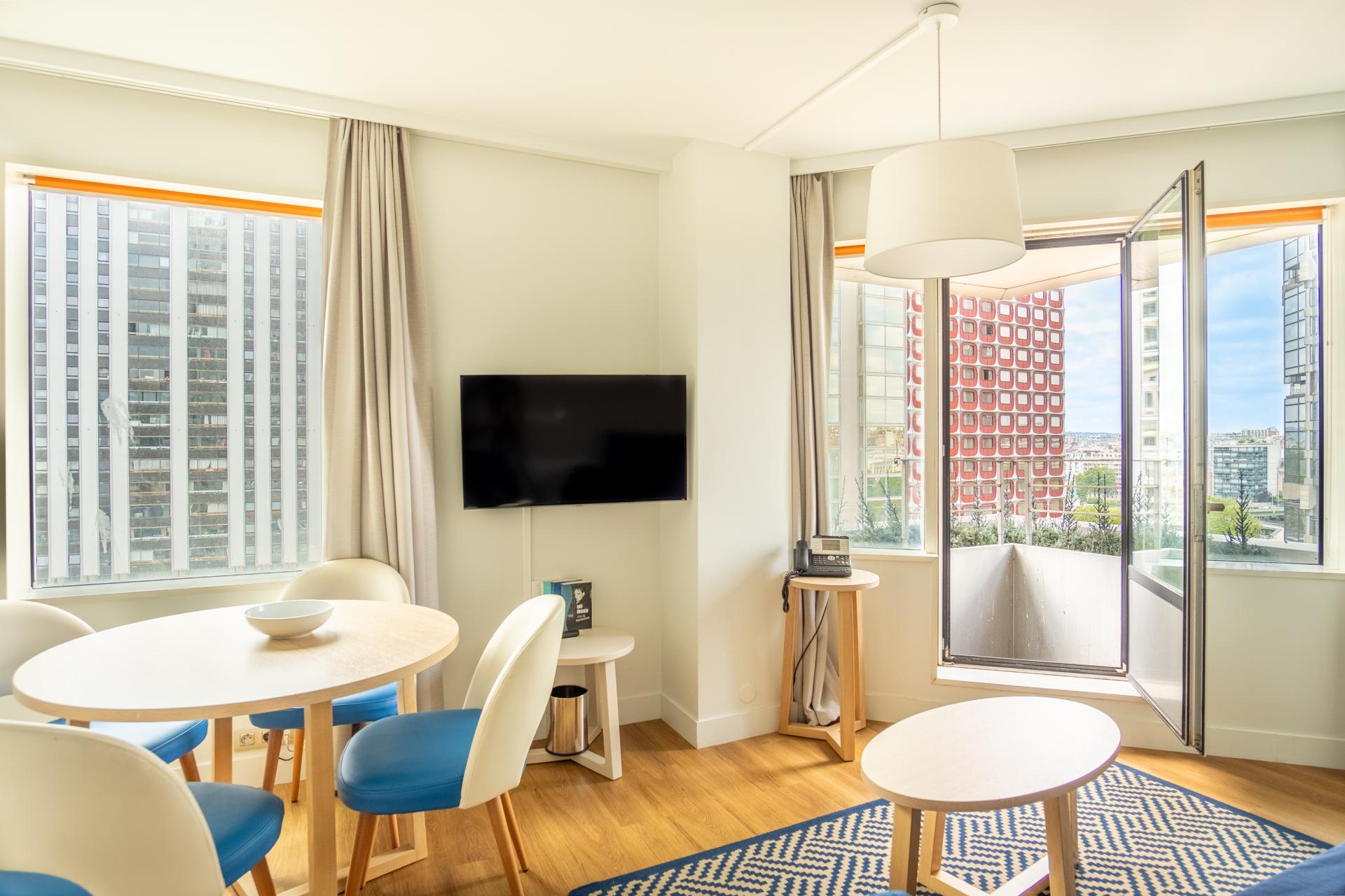 FRONT DE SEINE - PARIS 15 PROCHE TOUR EIFFEL - SPECIAL INVESTISSEUR LMNP RENTABILITE 6% + AVANTAGE FISCAL