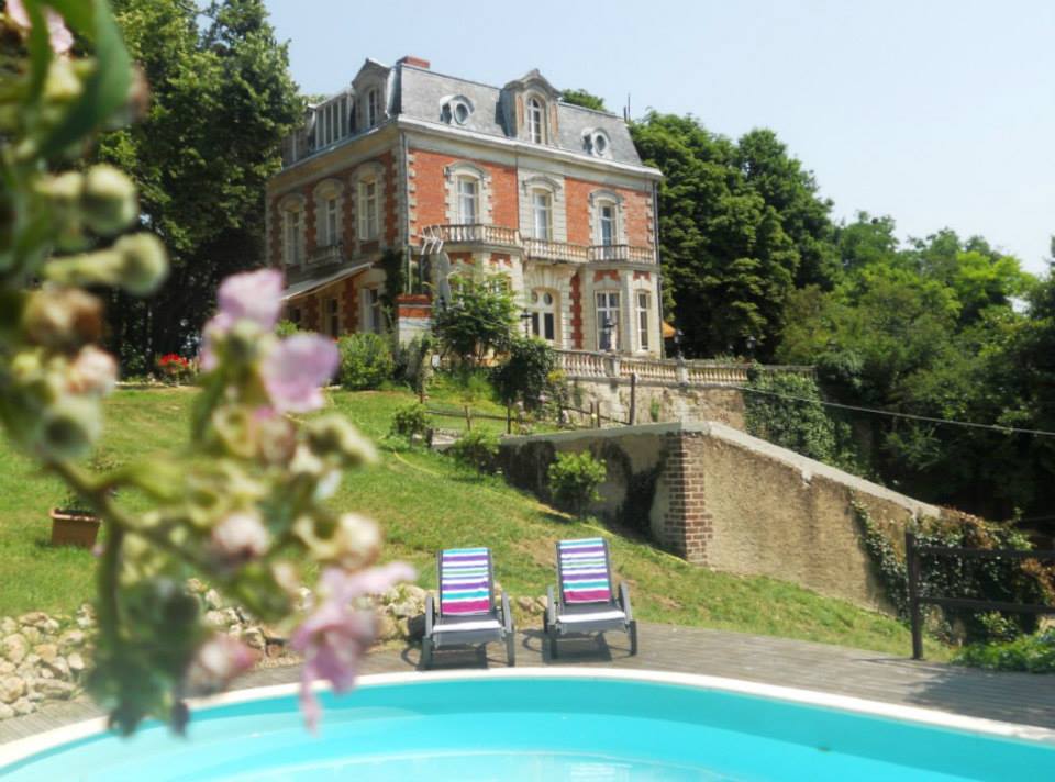 VENTE D'UN CHATEAU DU 19ème SIECLE DANS LE VAL DE LOIRE