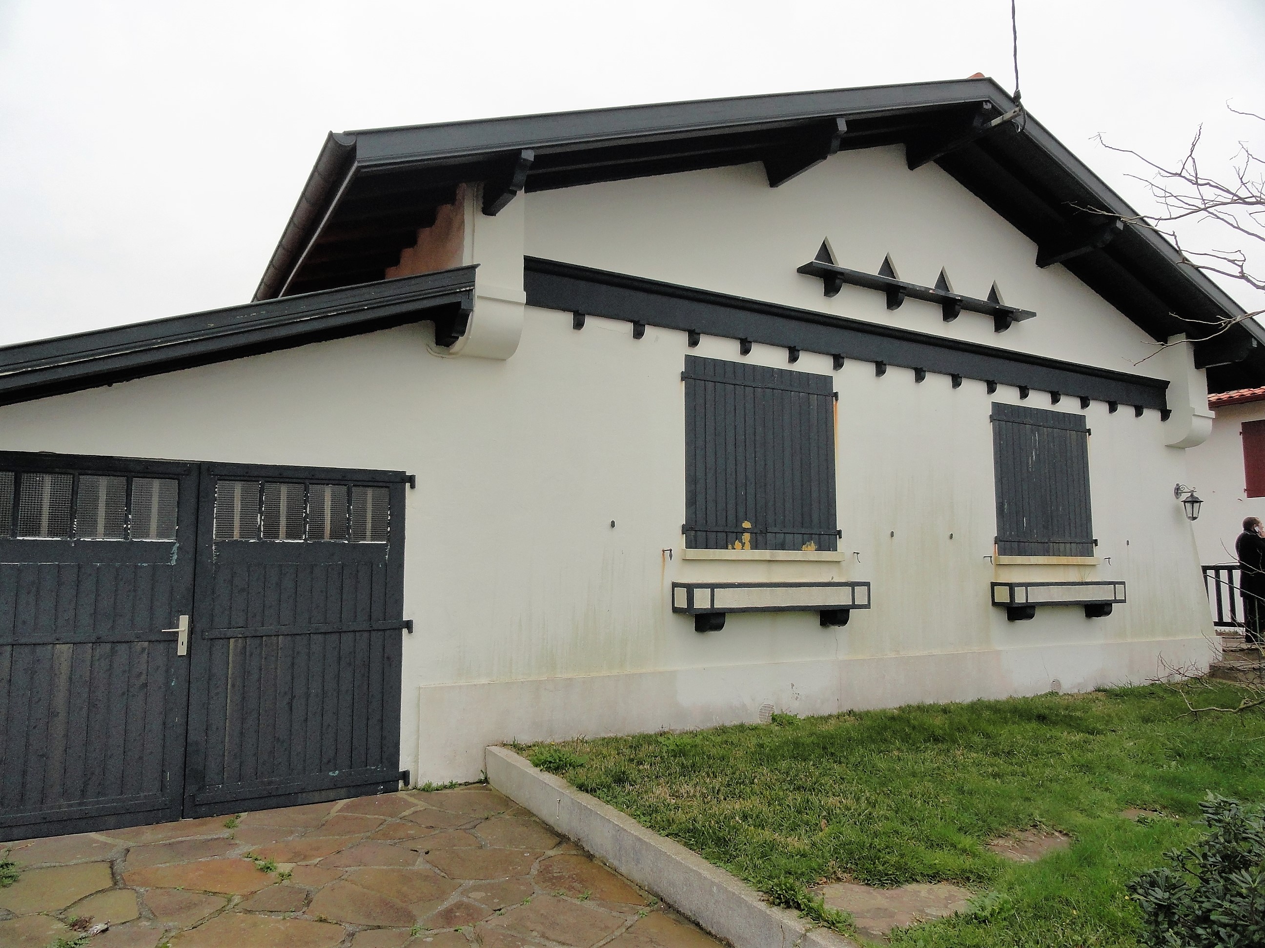 BIDART Cote Basque . Idéal investisseur, villa sur jardin dans quartier paisible.