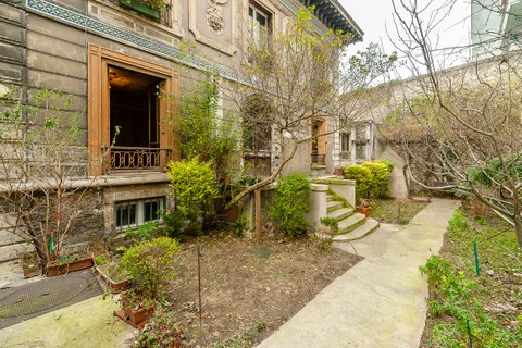 HOTEL PARTICULIER -BUTTES CHAUMONT