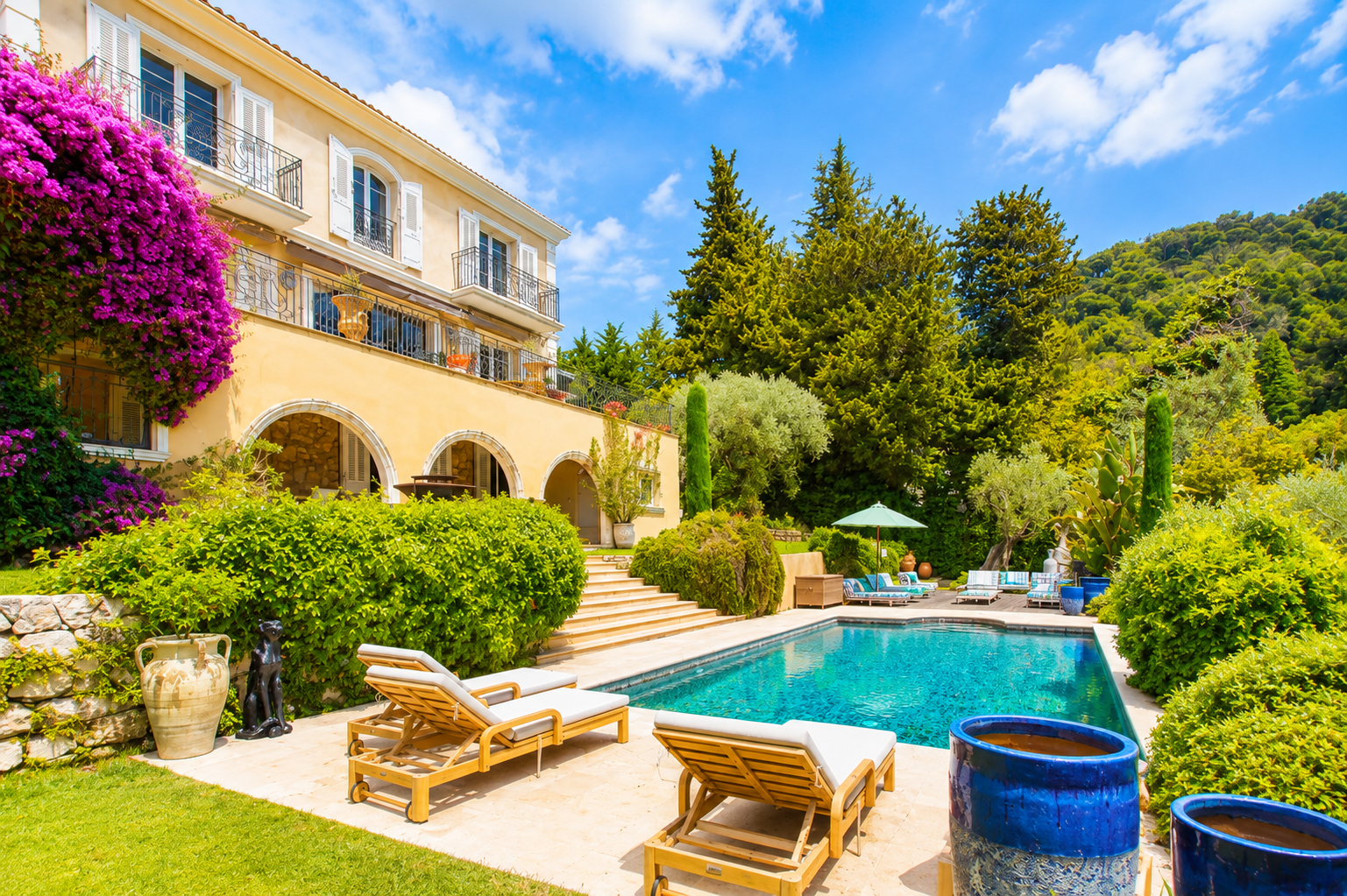 EXCEPTIONNEL ! SUPERBE MAISON VUE MER PANORAMIQUE. CANNES basse Californie