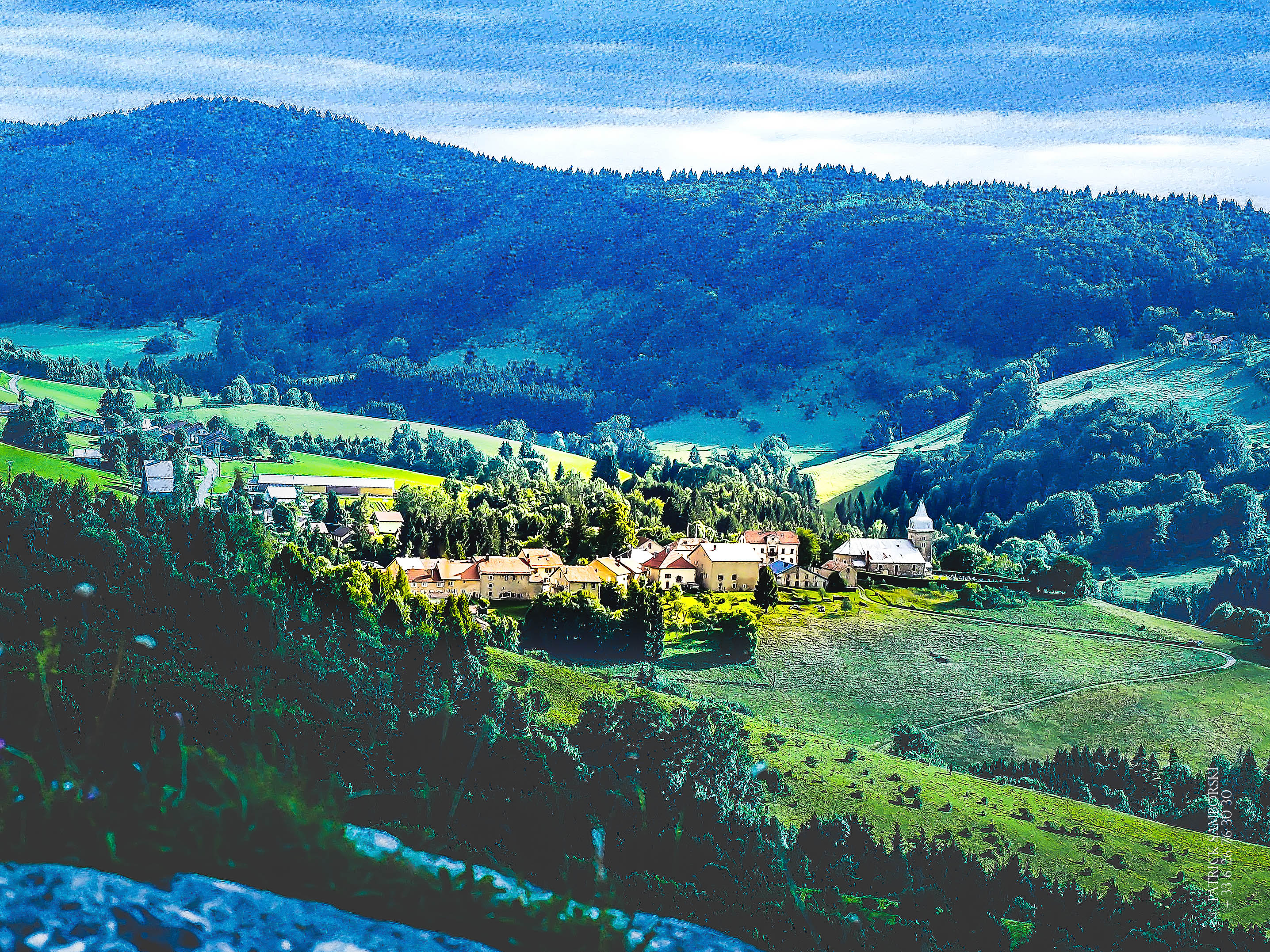 2 MAISONS À RÉNOVER 670 M2 + FORÊT 7 HECTARES