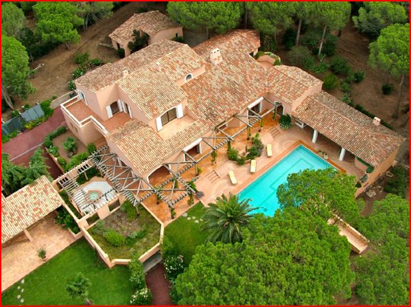 Propriété exceptionnelle à vendre à réméré 1100 m2 sur le Golf de Valescure (83 – Saint –Raphaël) dans un parc fermé et sécurisé