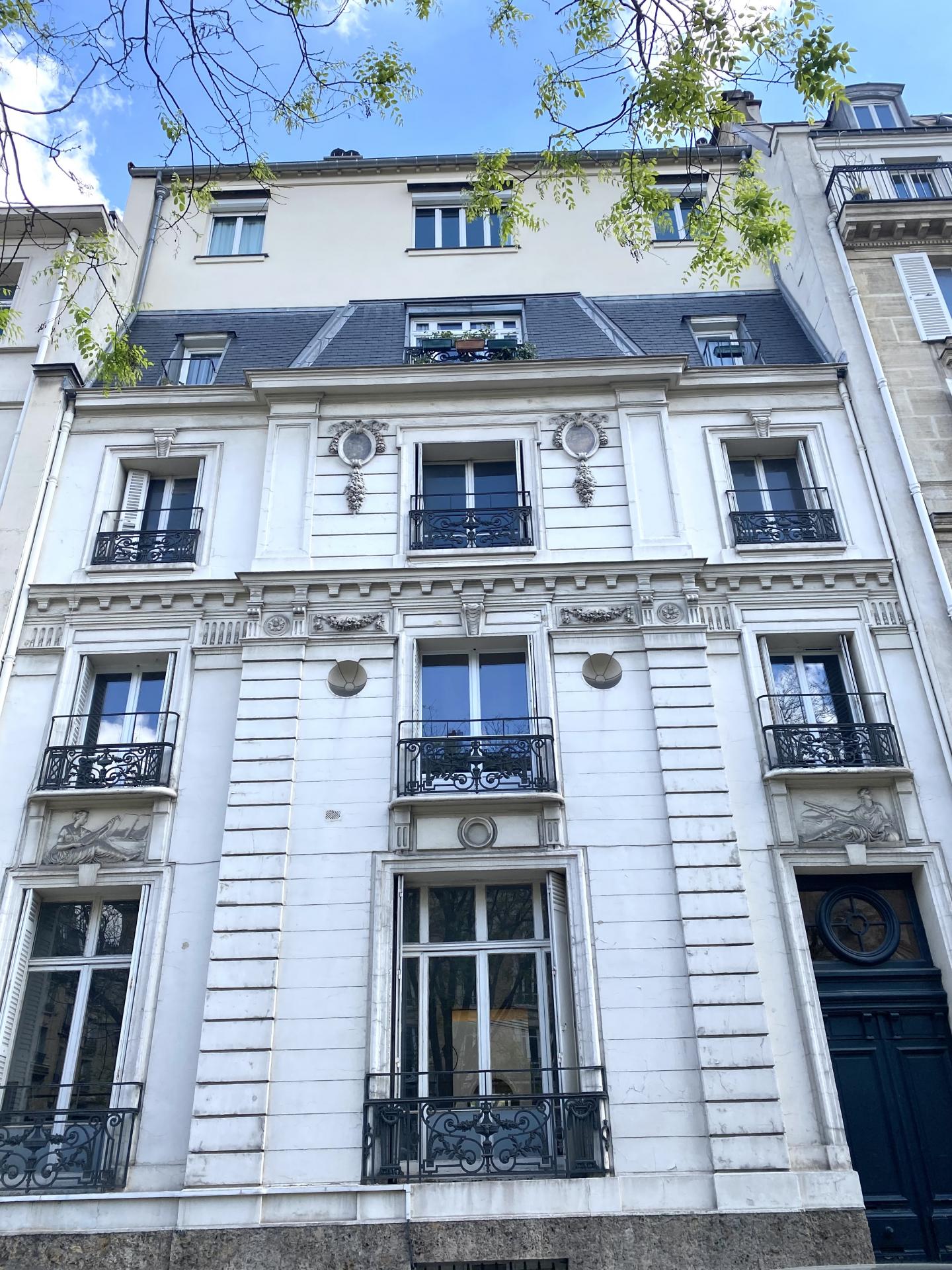 PARIS 17 - 91 m² PEREIRE / TERNES - 3 CHAMBRES