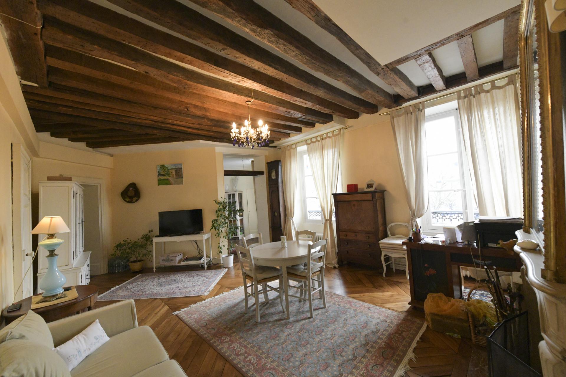 VEND APPARTEMENT DE 110 M2 VERSAILLES PLACE HOCHE