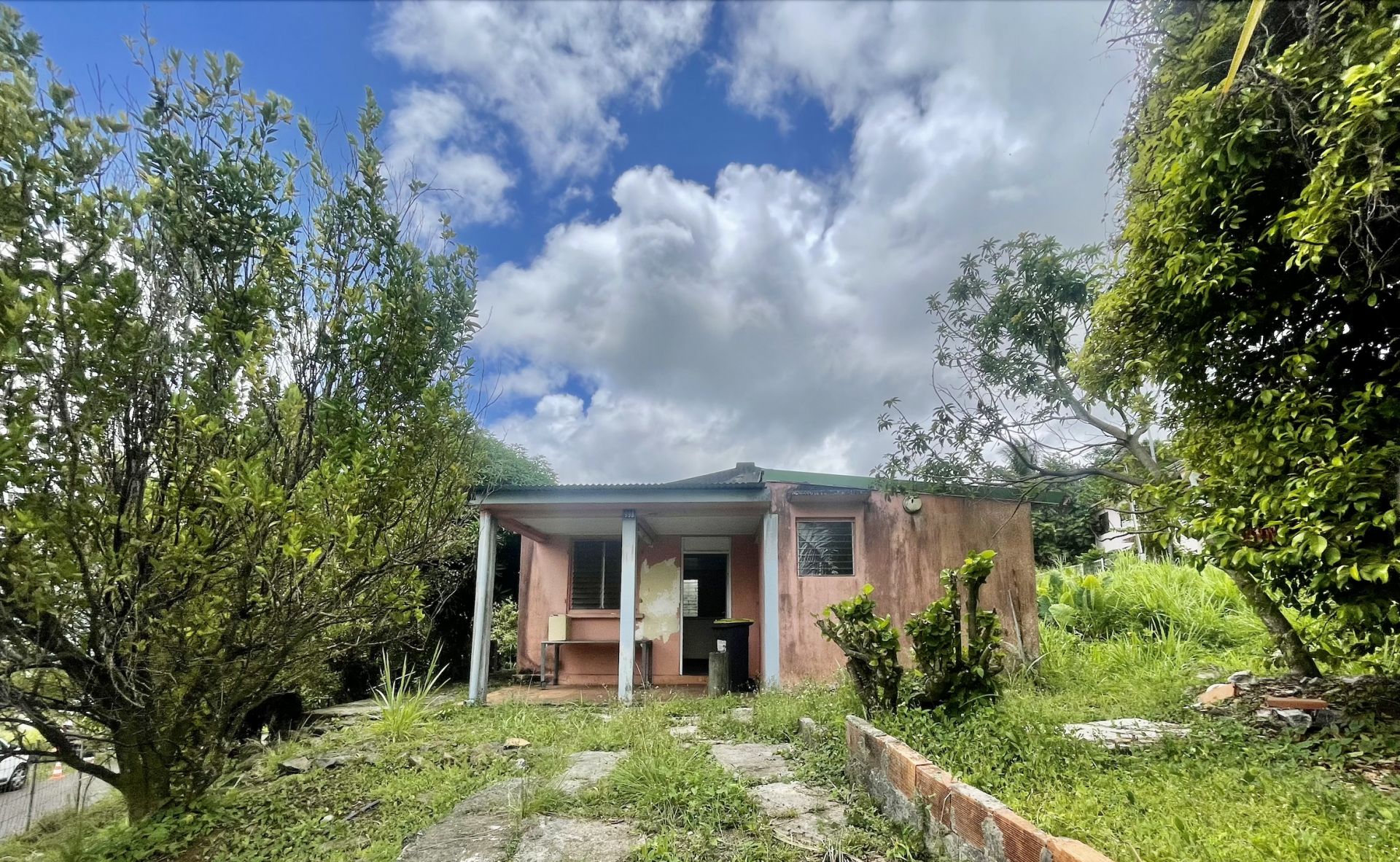 A VENDRE : MAISON A RENOVER AU LAMENTIN