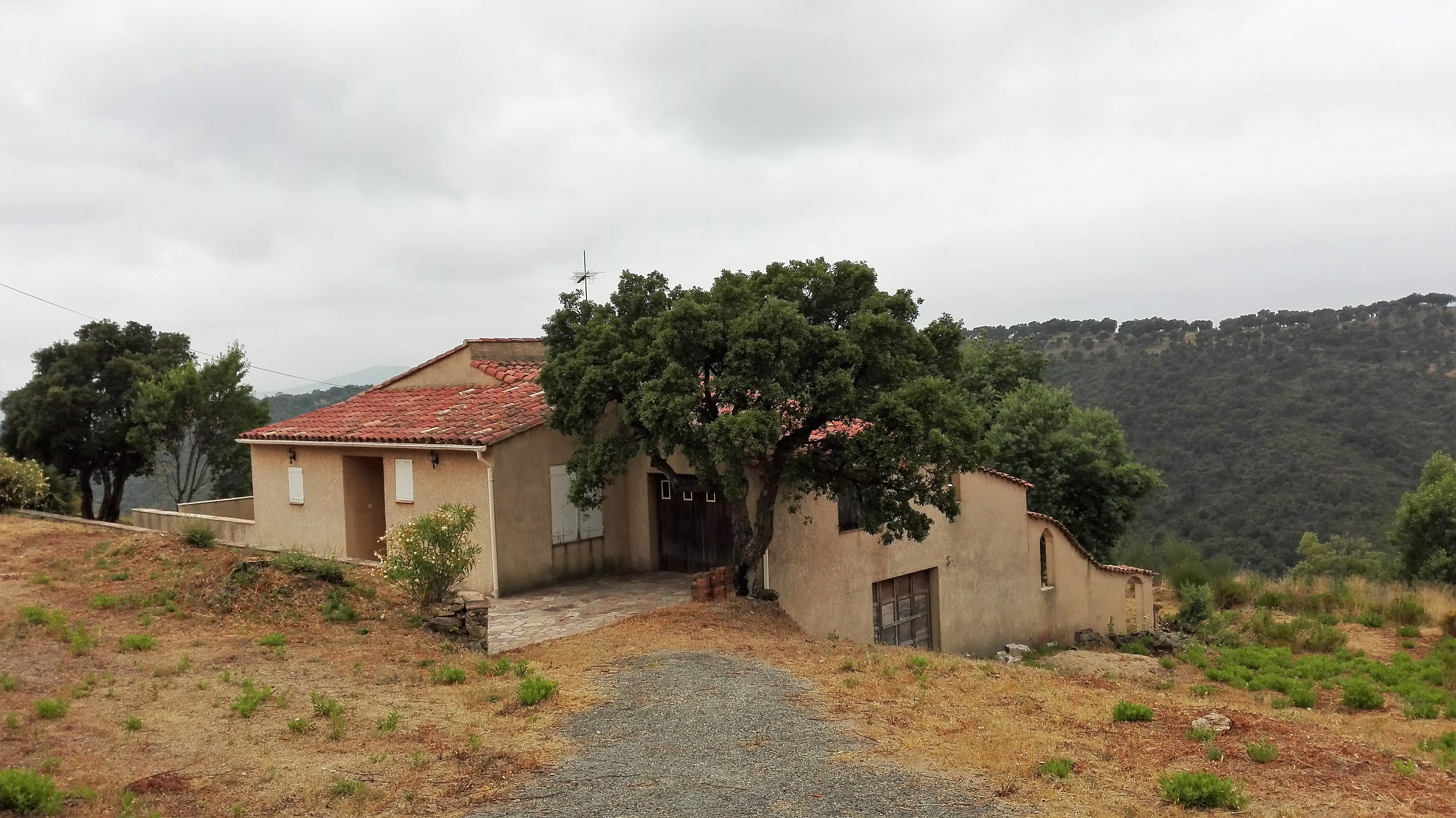 Villa de 140 m² sur 4 hectares à vendre à Sainte-Maxime