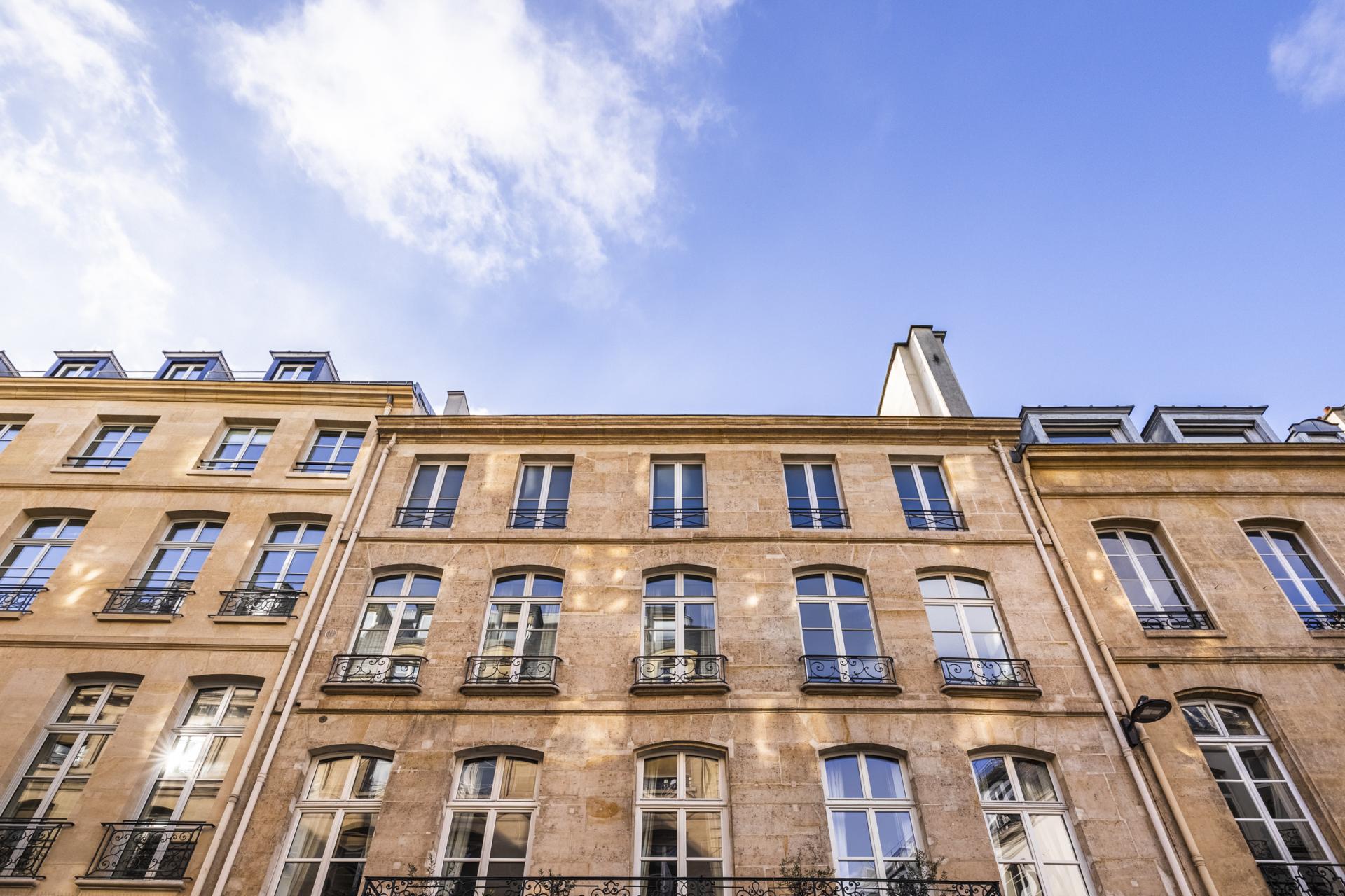 PARIS 1er. 160 m2, 4 chambres. A vos pieds, MARCHE SAINT HONORE, PLACE VENDOME, TUILERIES