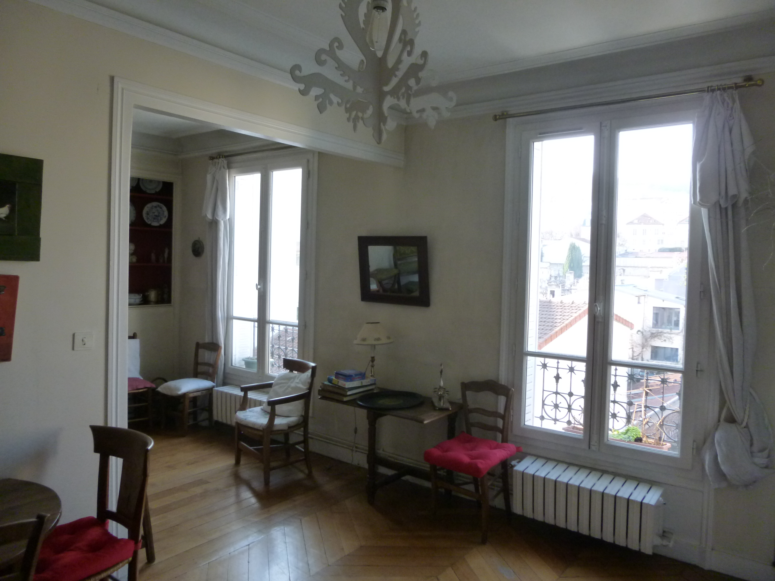 SURESNES CENTRE VILLE MAIRIE DERNIER ETAGE. Appartement 3 pièces 2 chambres (62m2) et son STUDIO indépendant (23m2. hab)