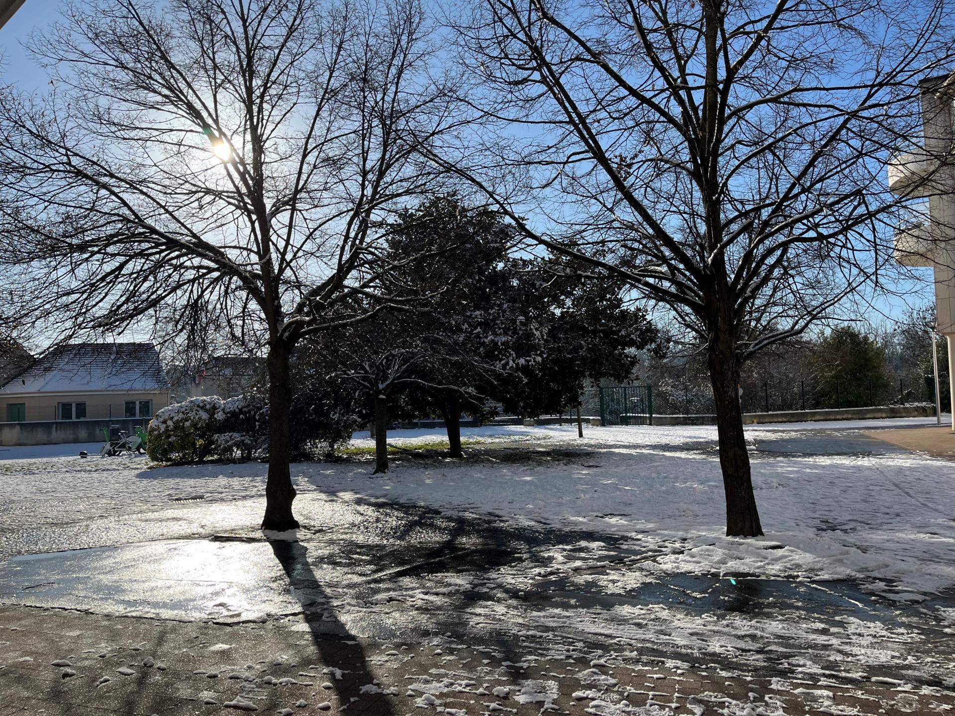 MONTESSON. 4 pièces 86m2 avec balcon, vue sur verdure. 