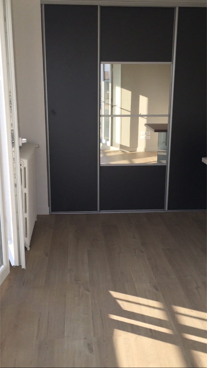 A LOUER - 2 PIECES SUR TERRASSE DE 40M² - COURBEVOIE