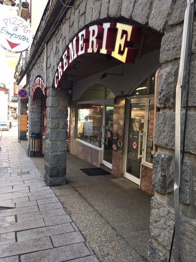 Vends fonds de commerce boucherie-charcuterie-traiteur.