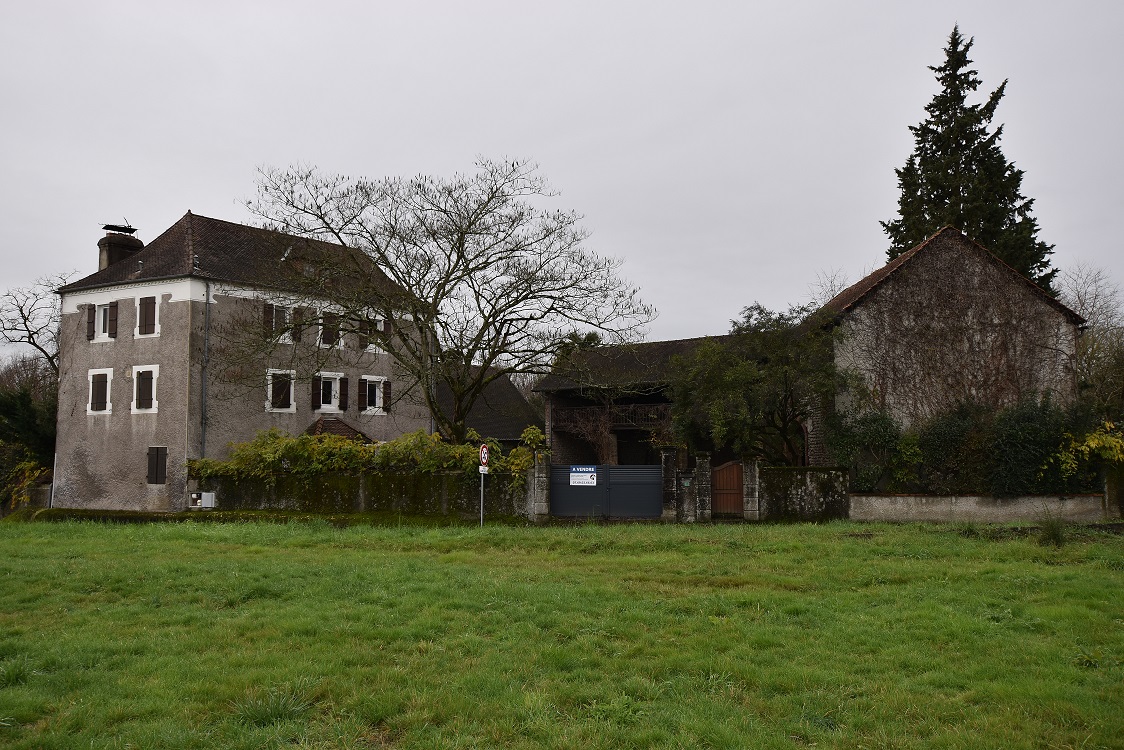 Maison 10 pièces 220 m2 - Ville d'ARTIX (64)