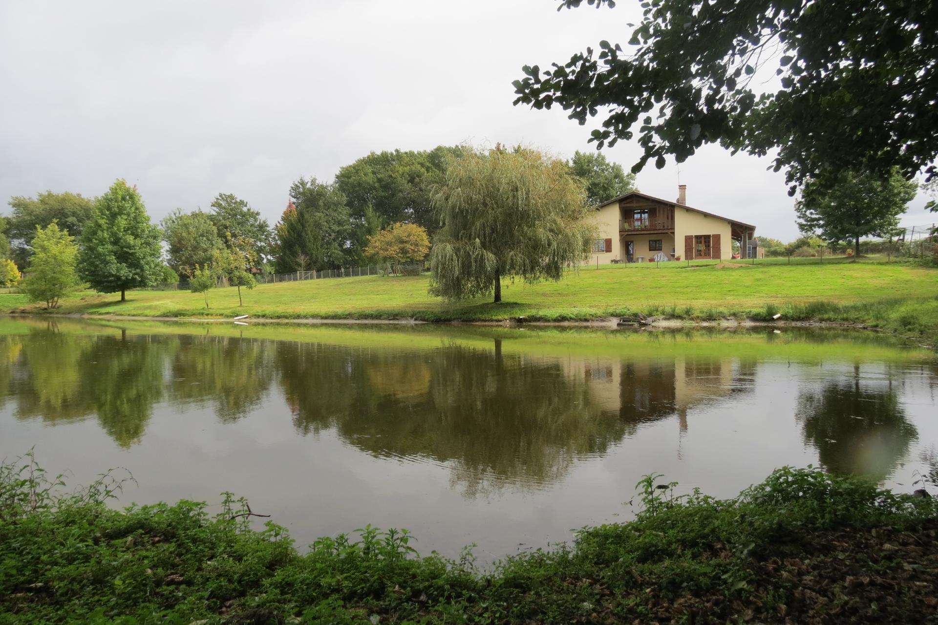 Très belle maison landaise de 161 m² sur 1.5 hectares (bois et étangs) à 10 min de DAX