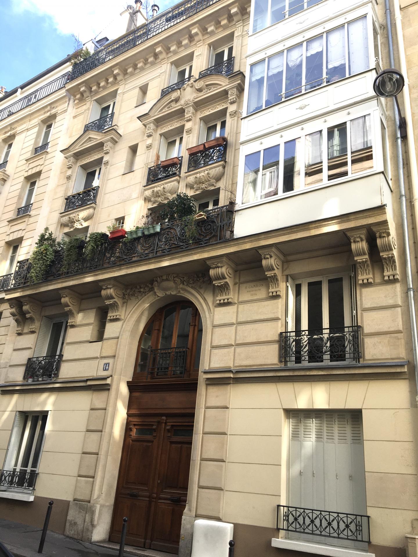 Montmartre, très proche Rue Lepic, 2 pièces de 53m²